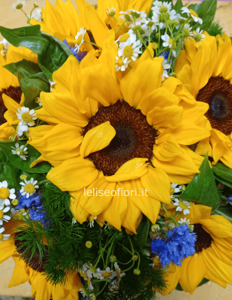 Bouquet con fiori di campo