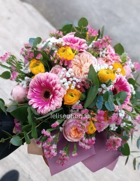 Bouquet di fiori colorati 